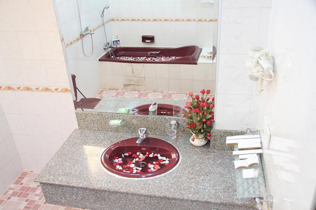 Excel Palace Hotel Yangon Ngoại thất bức ảnh