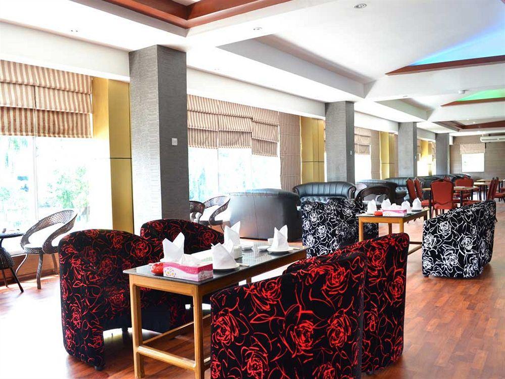 Excel Palace Hotel Yangon Ngoại thất bức ảnh