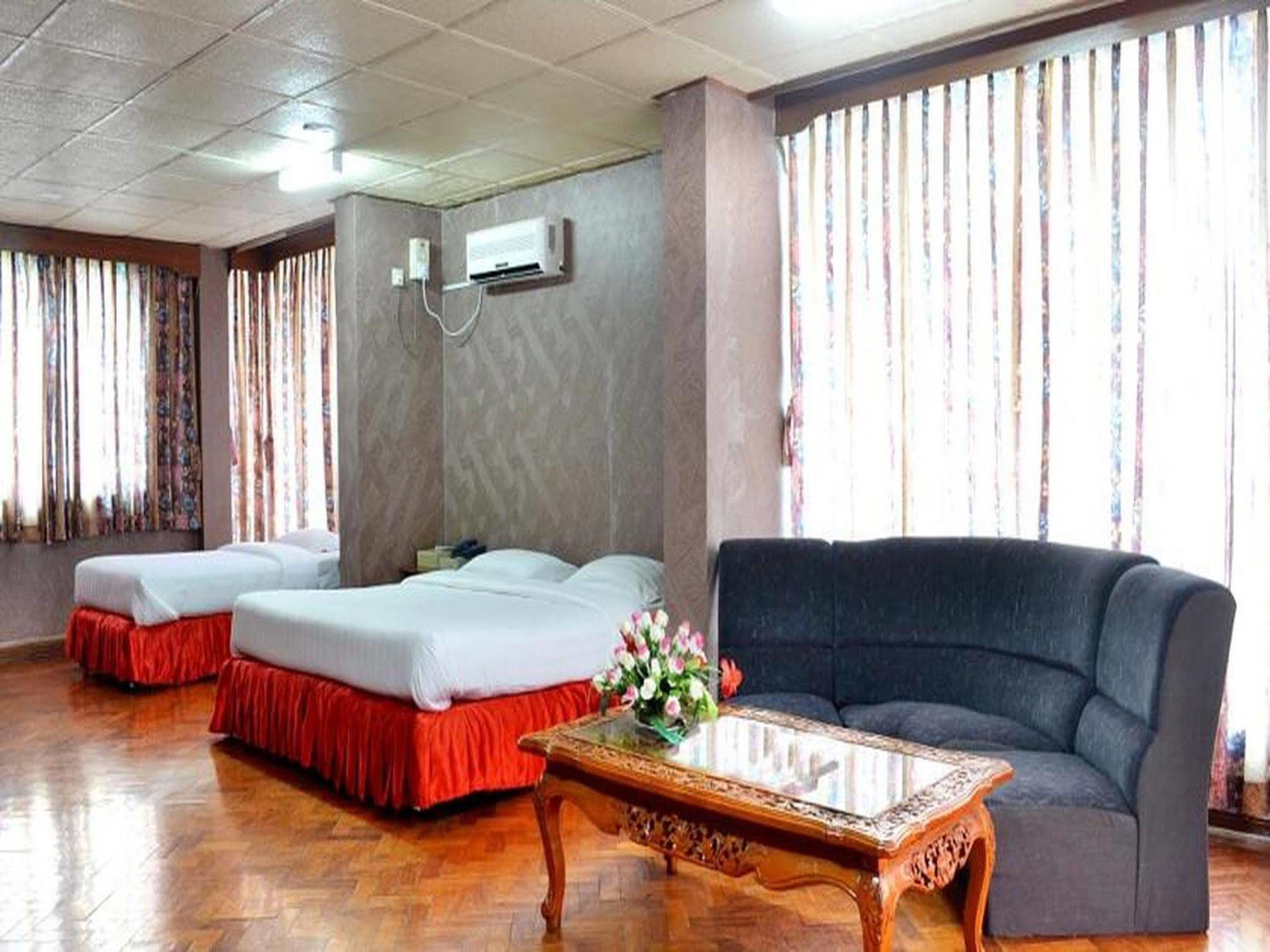 Excel Palace Hotel Yangon Ngoại thất bức ảnh